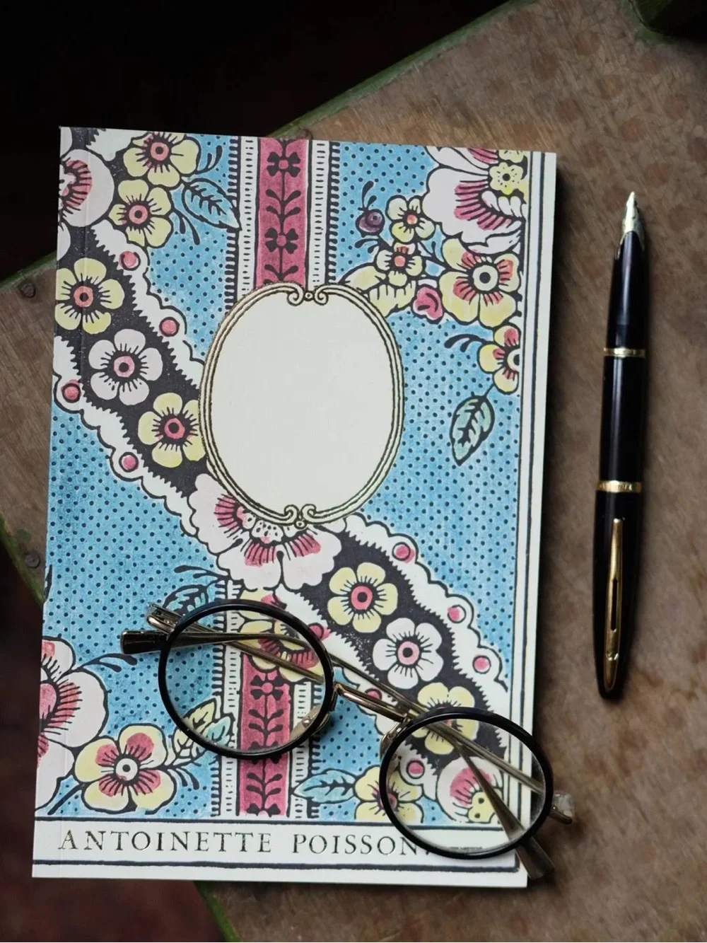 NWT Antoinette Poisson 1A Guirlandes de Fleurs French Domino Paper Notebook